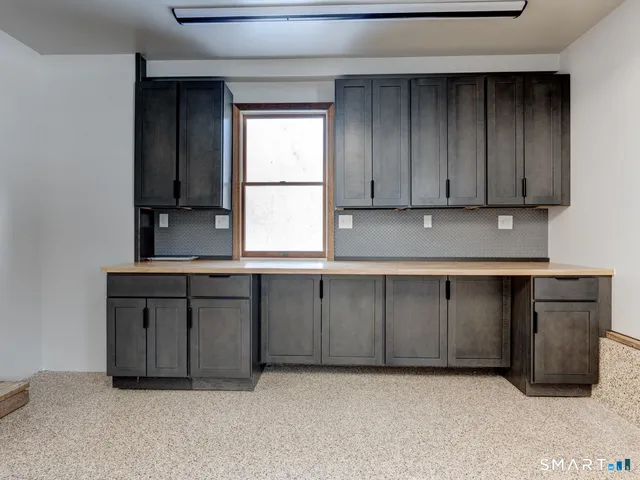 $399,900 | 18 Wesley Road, East Windsor, CT 06016