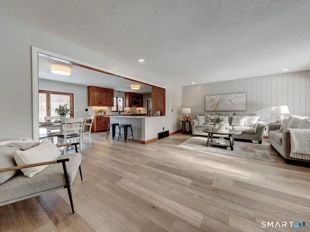 $399,900 | 18 Wesley Road, East Windsor, CT 06016