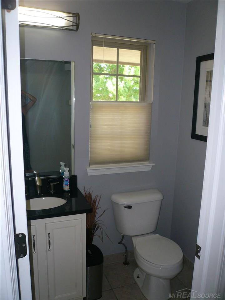 28376 Lange Road New Baltimore, MI 48047 - Photo 9 of 31 31293479-8.JPG