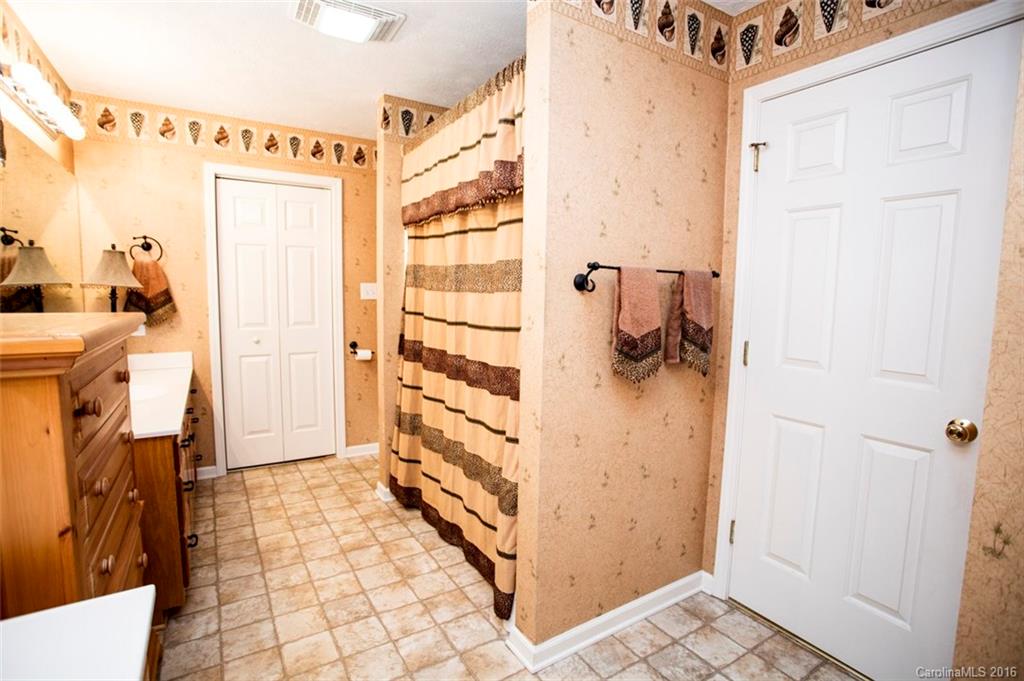 4040 Davis Road Maiden, NC 28650 - Photo 11 of 20 Gallery Image 11