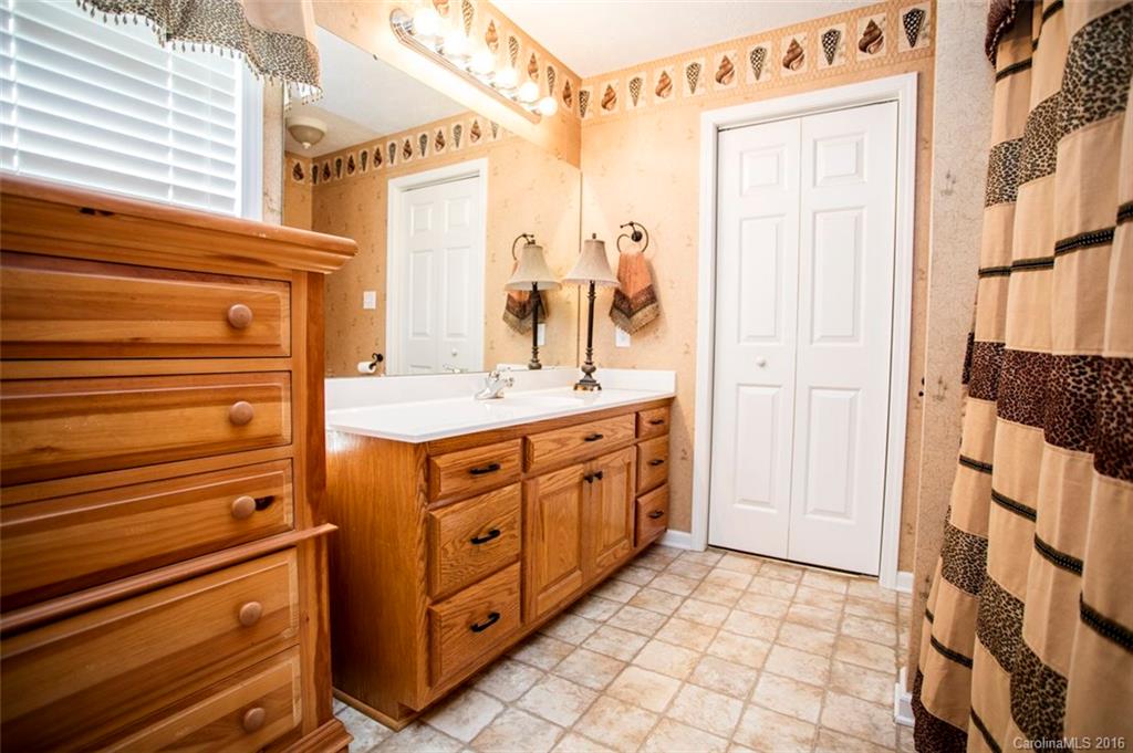 4040 Davis Road Maiden, NC 28650 - Photo 12 of 20 Gallery Image 12
