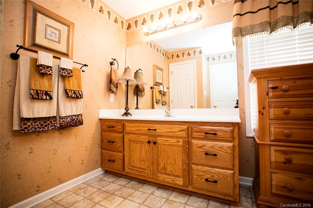 4040 Davis Road Maiden, NC 28650 - Photo 10 of 20 Gallery Image 10