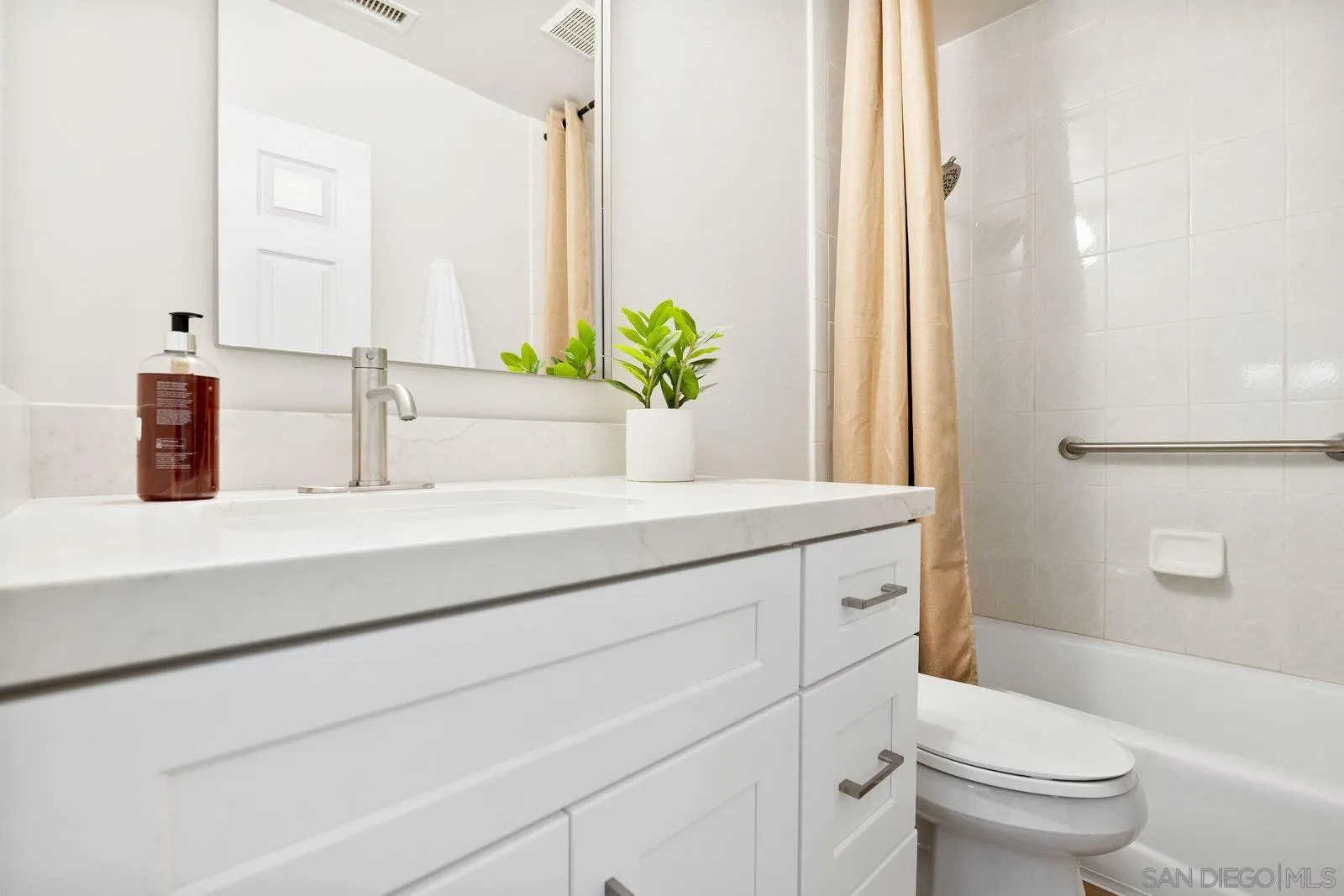 5431 West Lilac Road Bonsall, CA 92003 - Photo 18 of 40