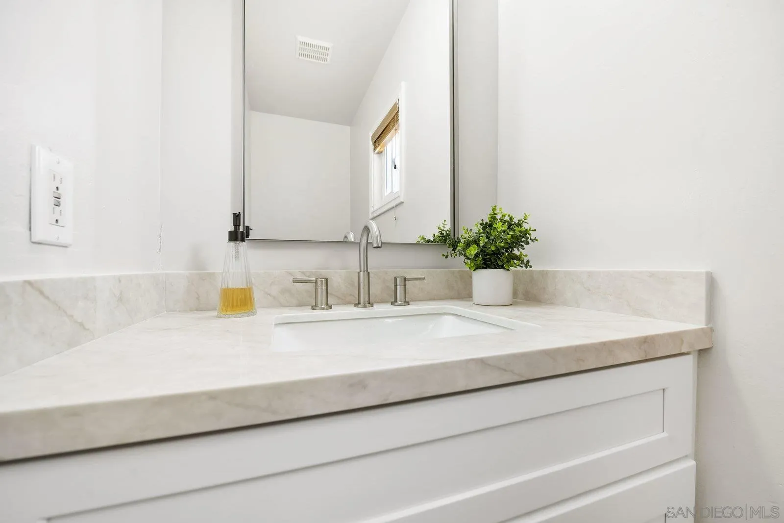 5431 West Lilac Road Bonsall, CA 92003 - Photo 22 of 40