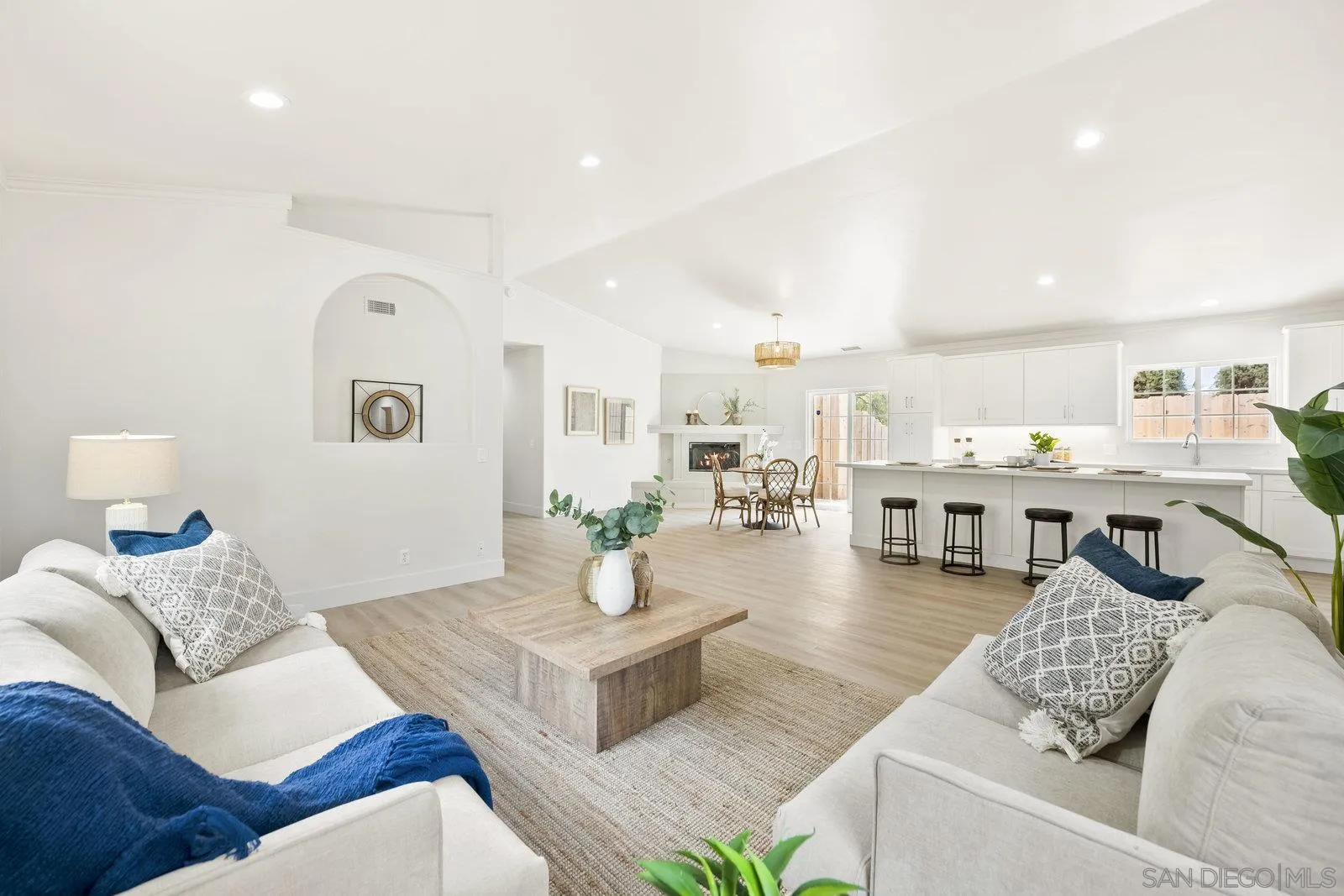 5431 West Lilac Road Bonsall, CA 92003 - Photo 10 of 40