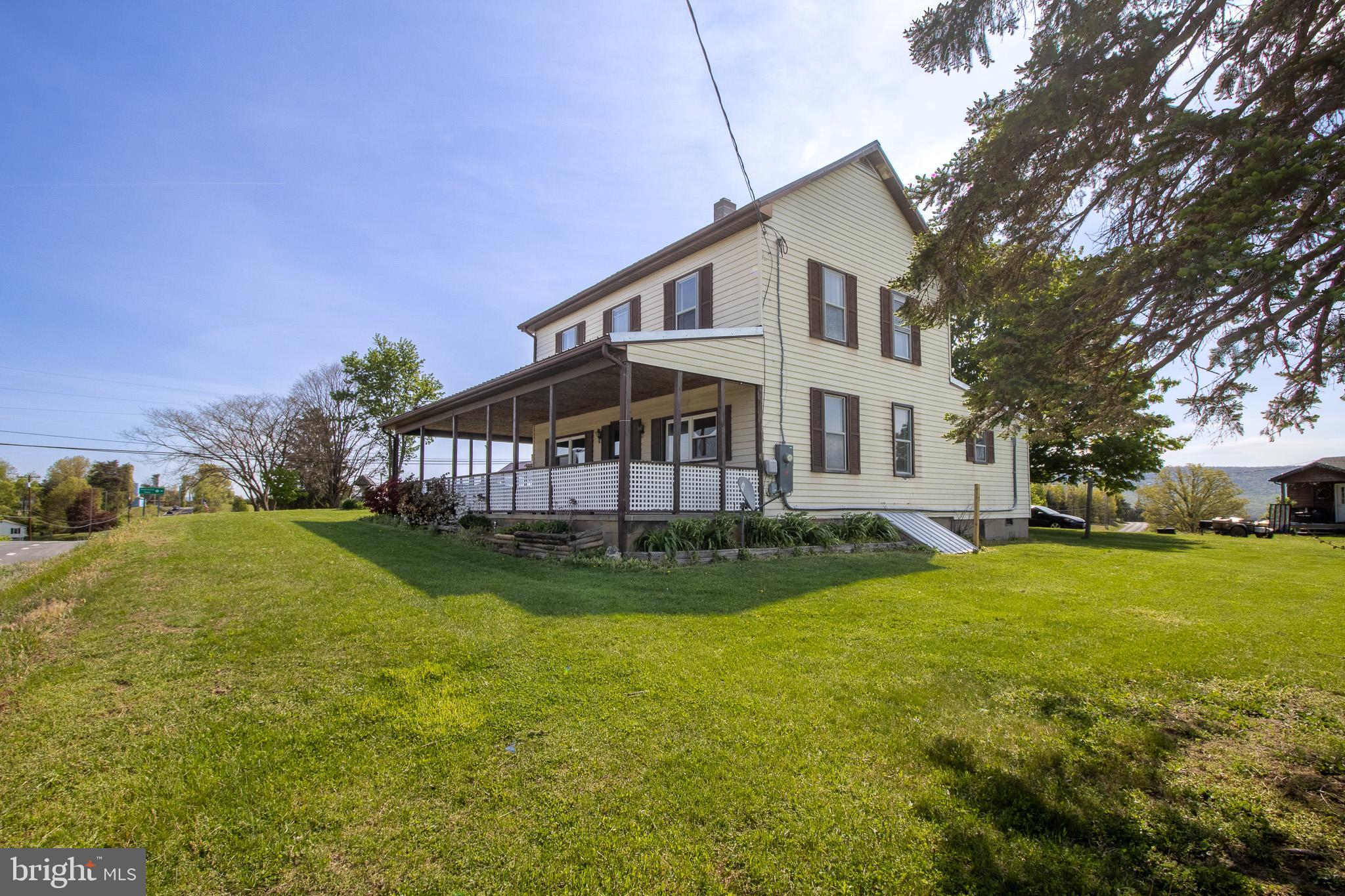 12 Ridersville Road Berkeley Springs, WV 25411 - Photo 2 of 23