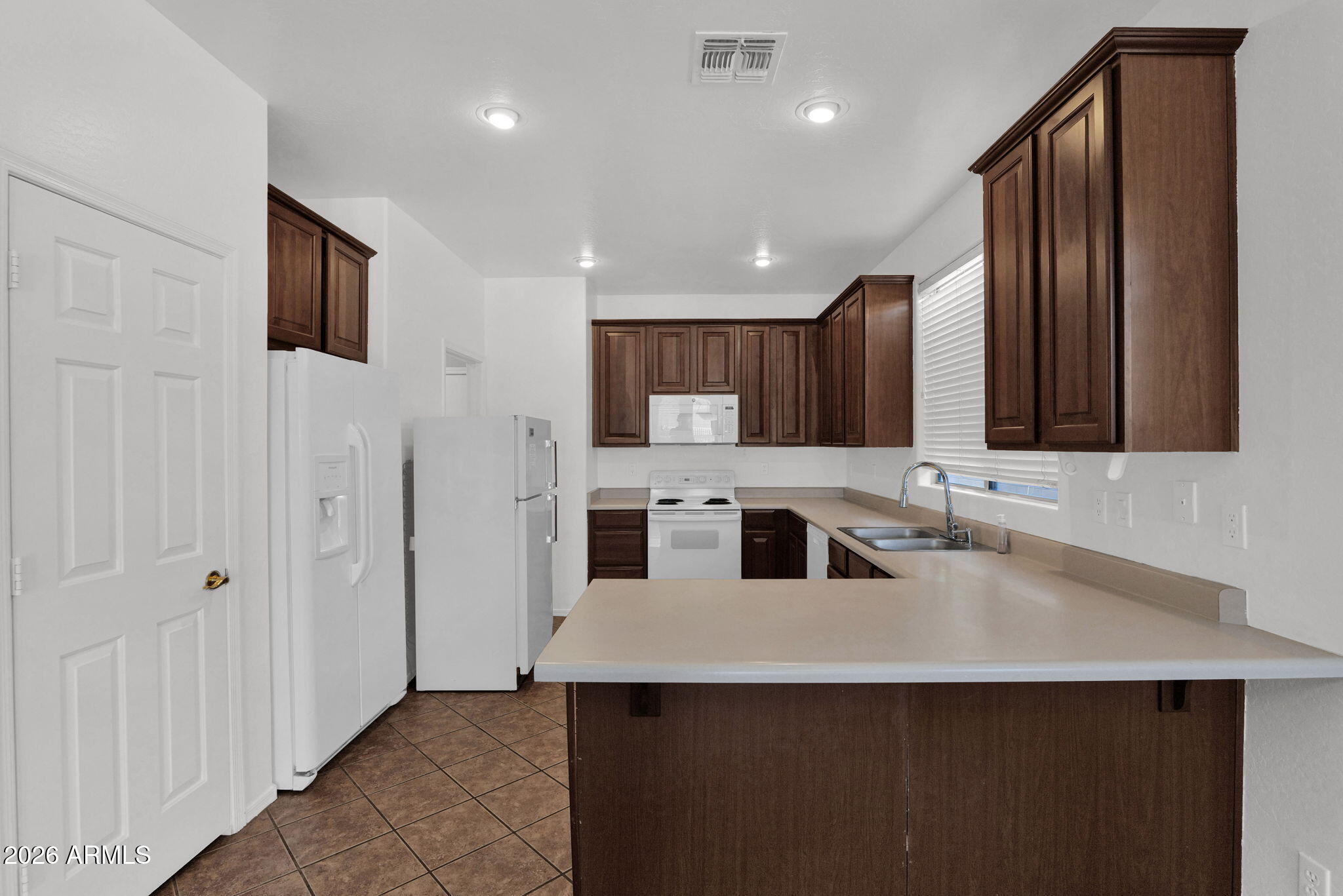 2329 West Carter Road Phoenix, AZ 85041 - Photo 12 of 35 9-web-or-mls-P1781366