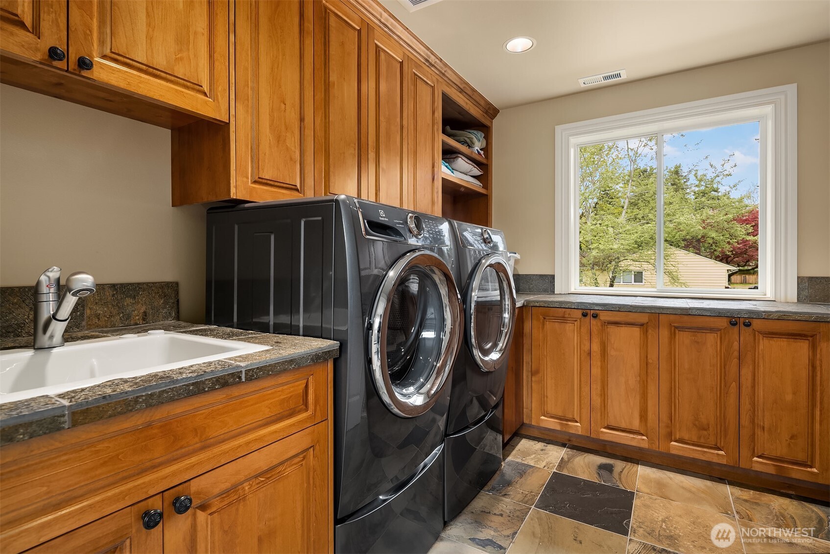 9 Diamond Ranch South Bellevue, WA 98004 - Photo 25 of 26