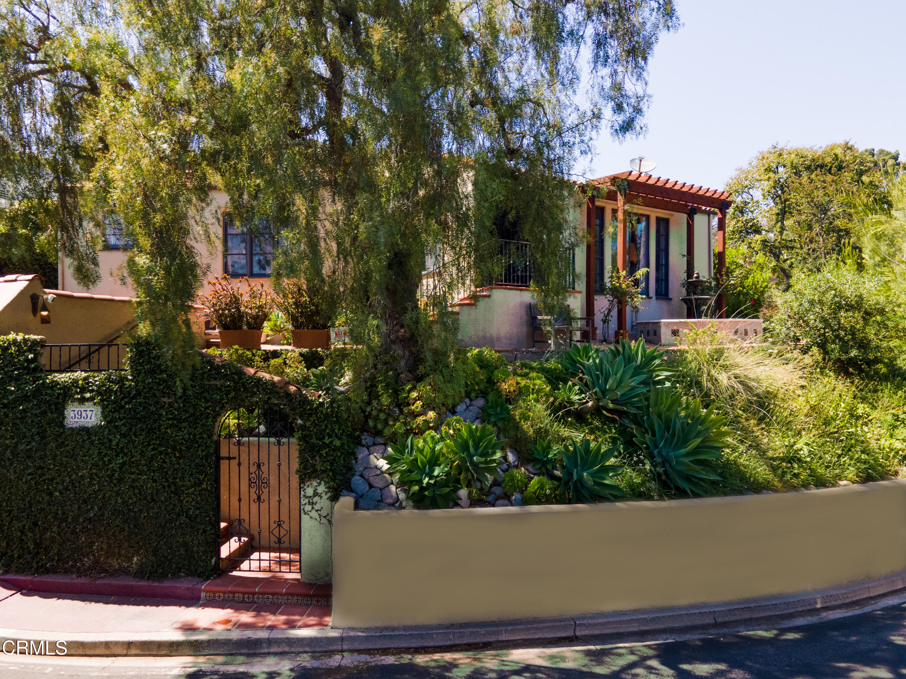 3937 Roderick Road Los Angeles, CA 90065 - Photo 2 of 33 Final wall 2