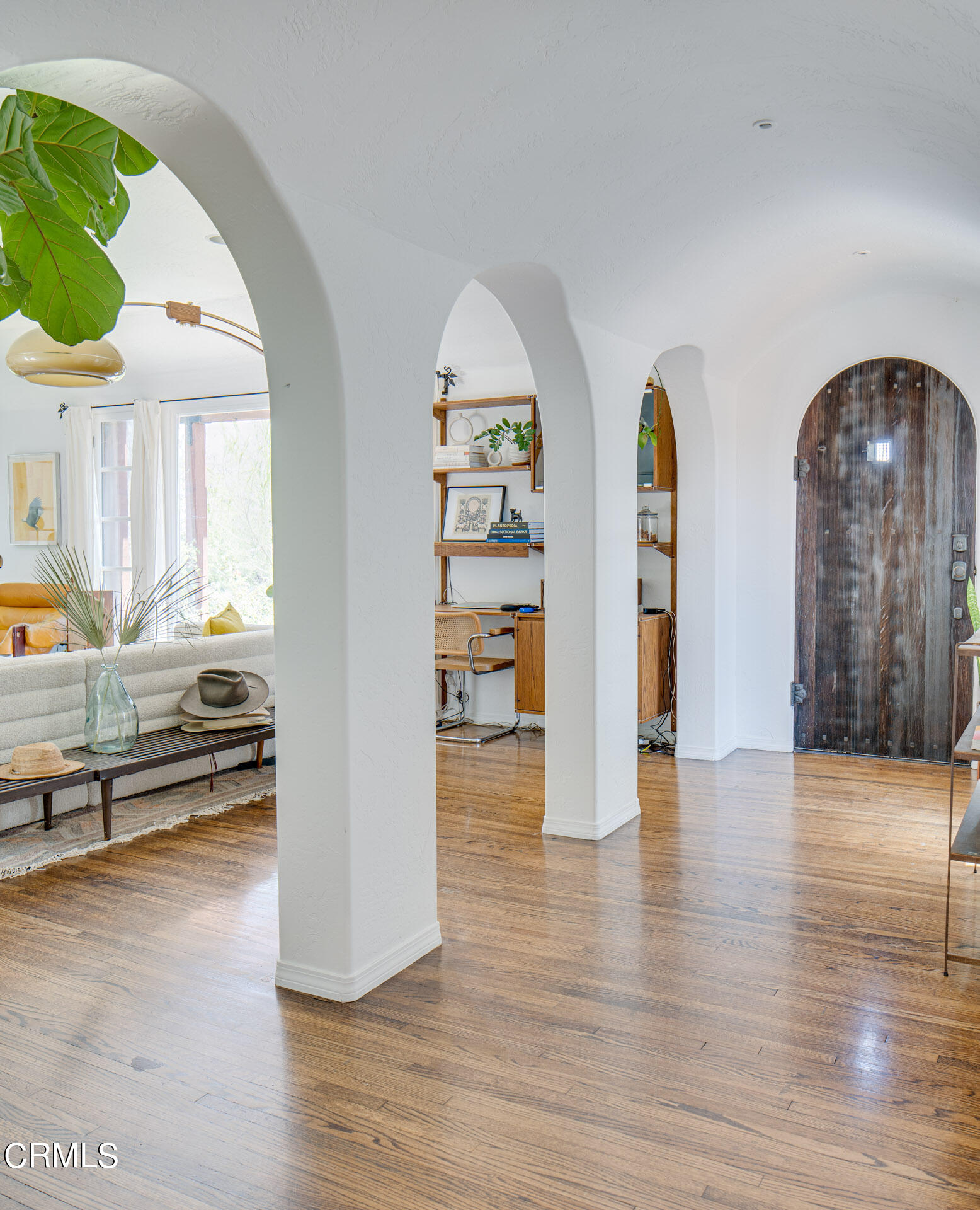 3937 Roderick Road Los Angeles, CA 90065 - Photo 6 of 33 _MLS-25