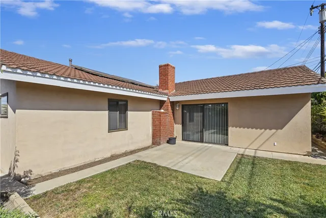 a view of a pathway of a building