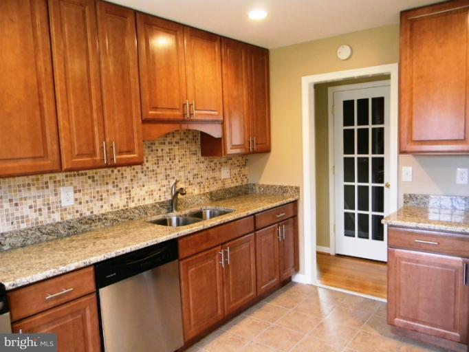 15811 Radwick Lane Silver Spring, MD 20906 - Photo 1 of 24 Kitchen