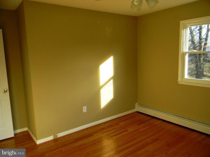 15811 Radwick Lane Silver Spring, MD 20906 - Photo 12 of 24 Bedroom