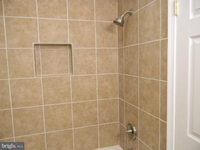 15811 Radwick Lane Silver Spring, MD 20906 - Photo 17 of 24 Bath