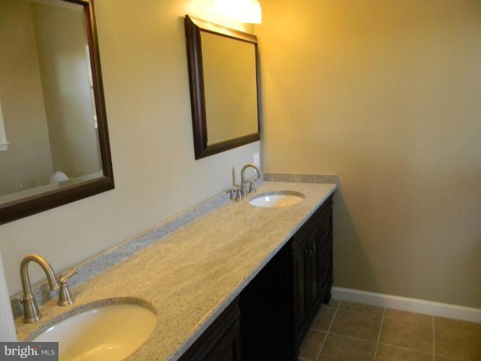 15811 Radwick Lane Silver Spring, MD 20906 - Photo 21 of 24 Bath (Master)