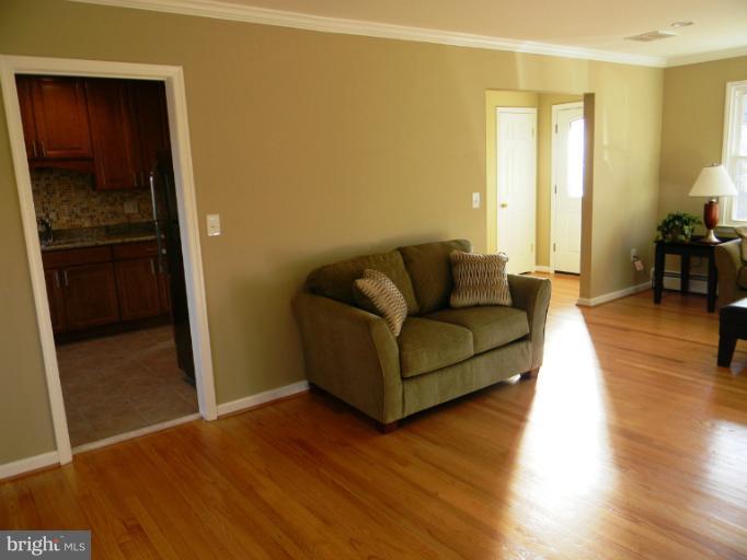15811 Radwick Lane Silver Spring, MD 20906 - Photo 9 of 24 Living Room