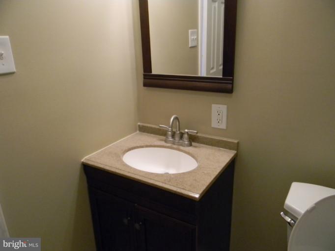 15811 Radwick Lane Silver Spring, MD 20906 - Photo 10 of 24 Bath