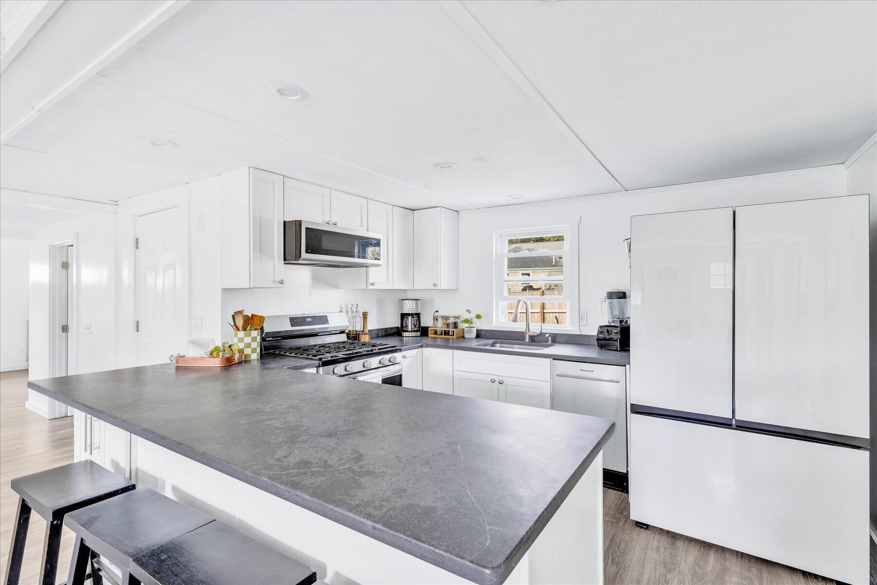 25 Raspberry Lane Marstons Mills, MA 02648 - Photo 8 of 34 22-Y1A6363