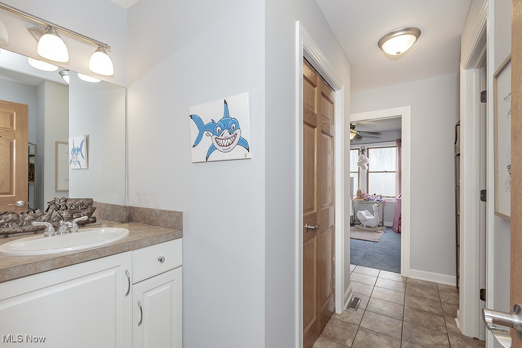 11651 Colburn Road Painesville, OH 44077 - Photo 32 of 42 2nd floor bathroom