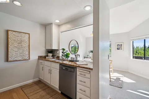 $549,000 | 10 Pomfret Walk, Pleasant Hill, CA 94523