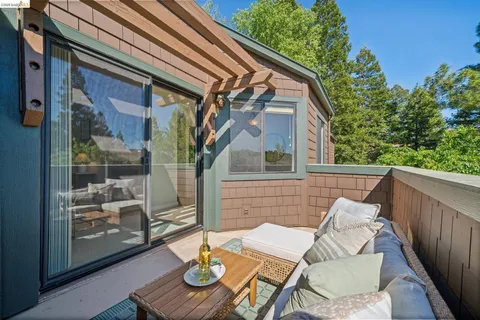 $549,000 | 10 Pomfret Walk, Pleasant Hill, CA 94523