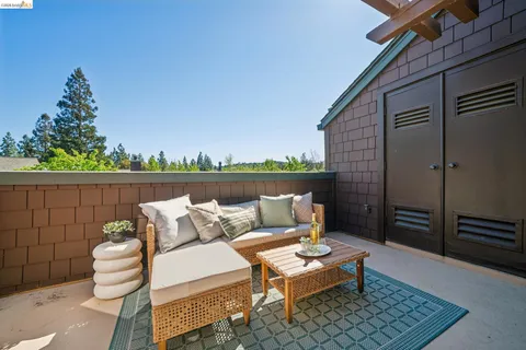 $549,000 | 10 Pomfret Walk, Pleasant Hill, CA 94523