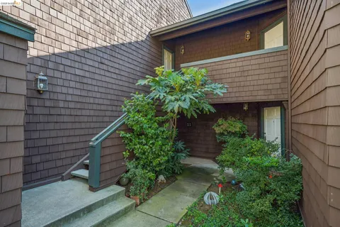 $549,000 | 10 Pomfret Walk, Pleasant Hill, CA 94523