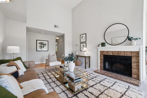 $549,000 | 10 Pomfret Walk, Pleasant Hill, CA 94523
