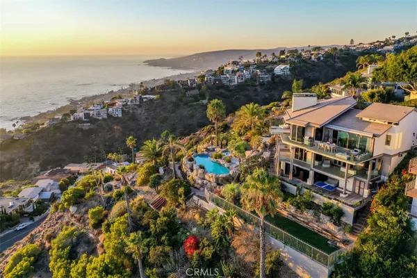 an aerial view of multiple house