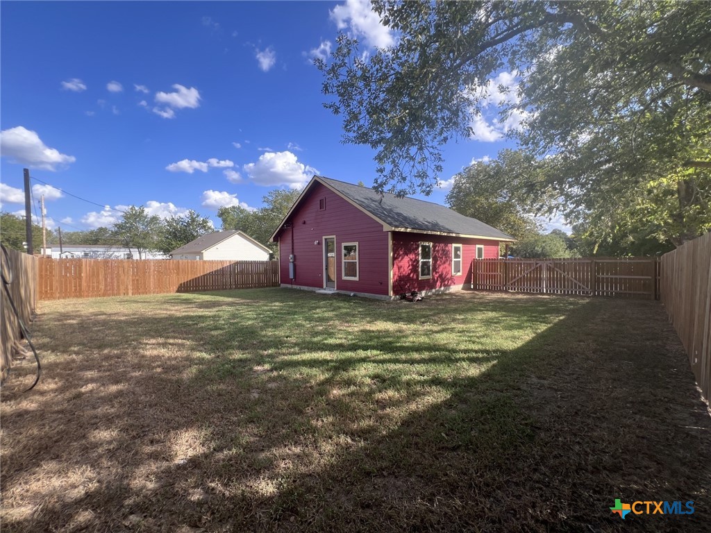 410 Trinity Street Luling, TX 78648 - Photo 18 of 20 Gallery Image 18