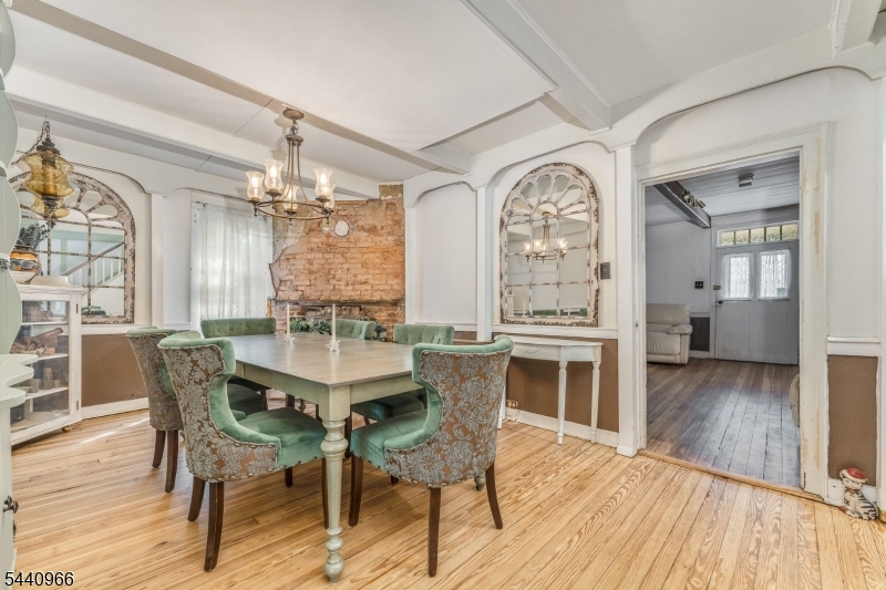 704 Greenbrook Road North Plainfield, NJ 07063 - Photo 5 of 27