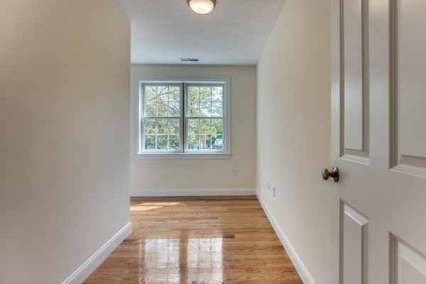 23 Mohawk Road Burlington, MA 01803 - Photo 27 of 30 Gallery Image 27