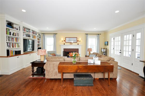 42 Pilgrim Road Concord, MA 01742 - Photo 8 of 22 Gallery Image 8