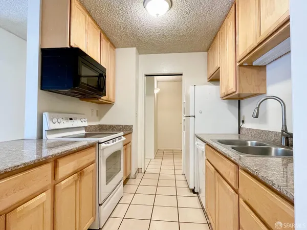 $4,200 | 400 Davey Glen Road, Unit 4505, Belmont, CA 94002