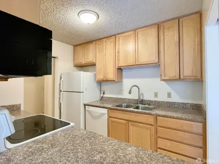 $4,200 | 400 Davey Glen Road, Unit 4505, Belmont, CA 94002