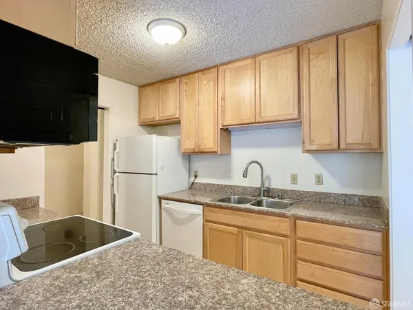 $4,200 | 400 Davey Glen Road, Unit 4505, Belmont, CA 94002