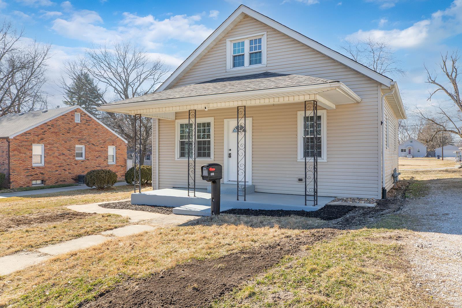 808 2nd Street Gillespie, IL 62033 - Photo 1 of 40