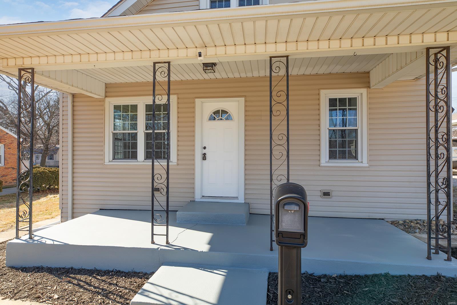 808 2nd Street Gillespie, IL 62033 - Photo 6 of 40