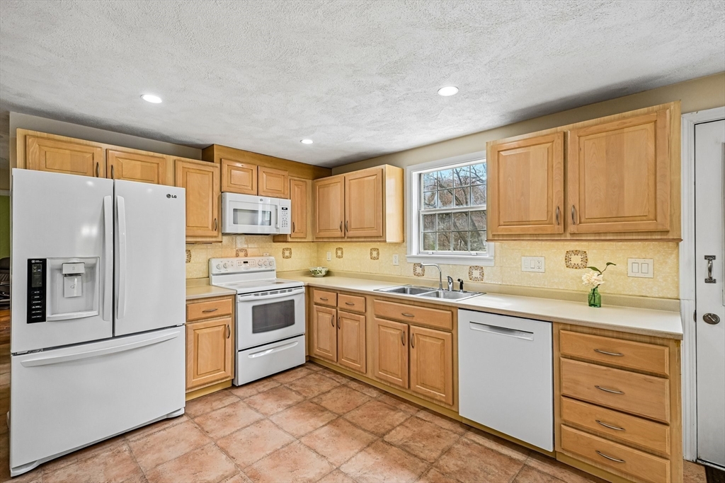 10 Wildwood Road Stow, MA 01775 - Photo 14 of 38 Gallery Image 14