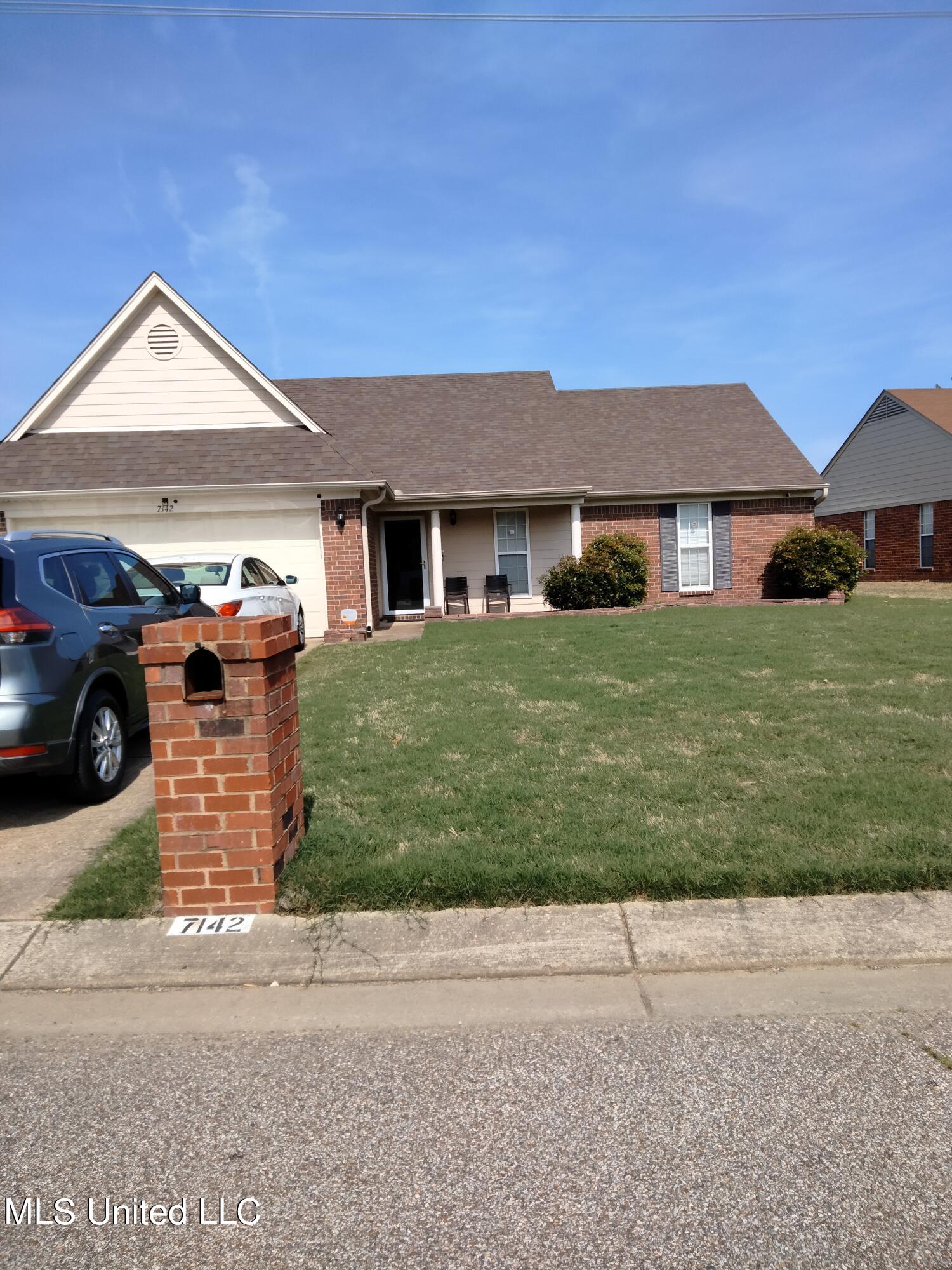 7142 Hurt Road Horn Lake, MS 38637 - Photo 1 of 12 Front of Home