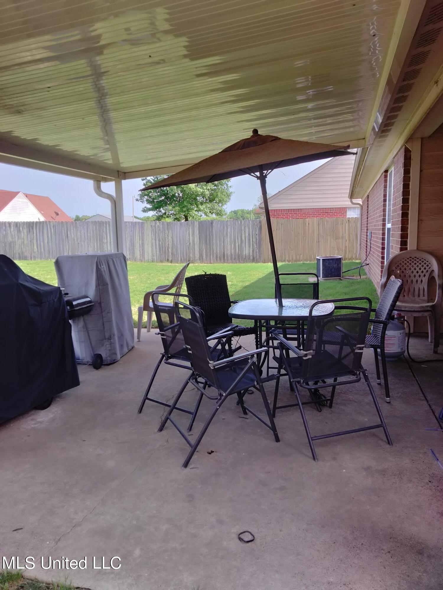 7142 Hurt Road Horn Lake, MS 38637 - Photo 2 of 12 Patio