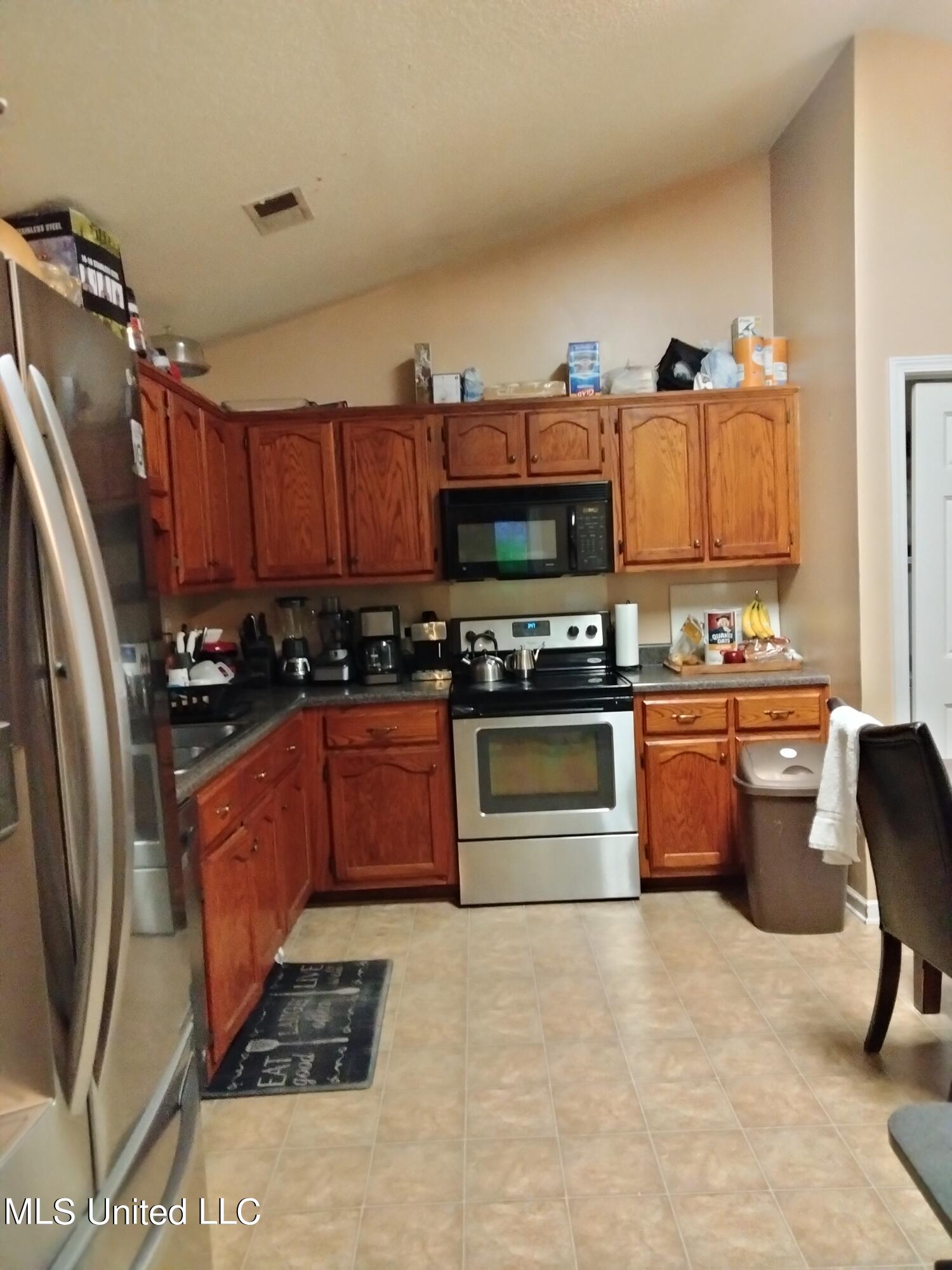 7142 Hurt Road Horn Lake, MS 38637 - Photo 4 of 12 Kitchen