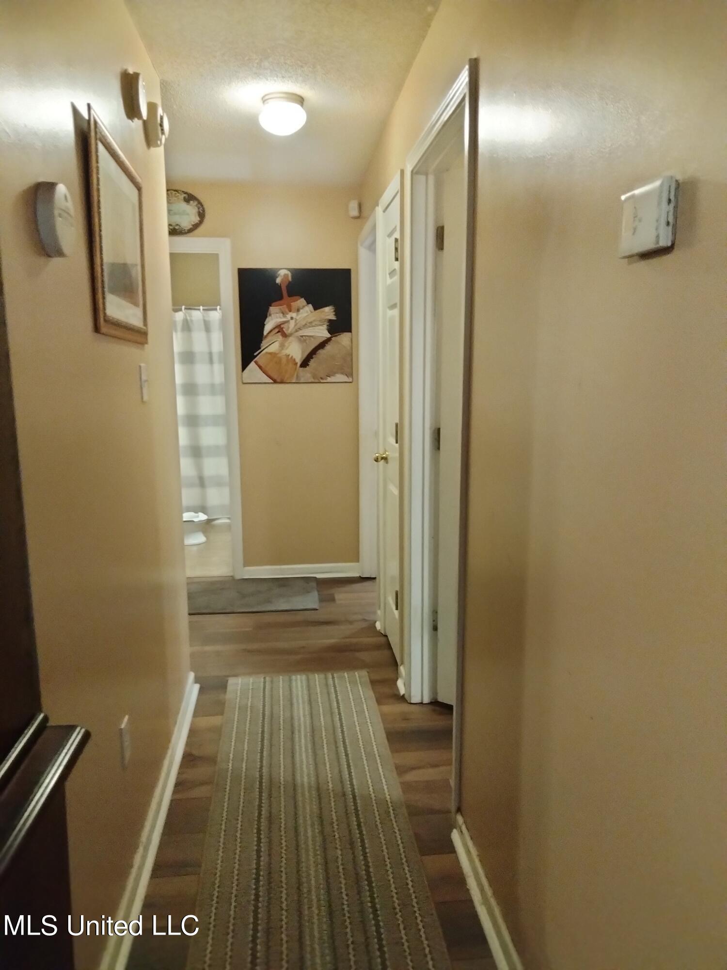 7142 Hurt Road Horn Lake, MS 38637 - Photo 6 of 12 Hall