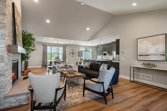 $1,099,999 | 1749 North River Road, River Hills, WI 53217