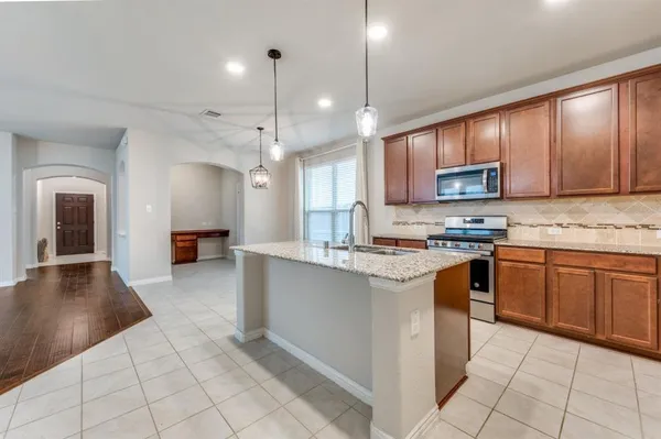 $2,300 | 2028 Barx Drive, Little Elm, TX 75068