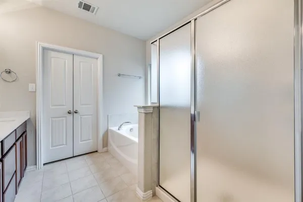 $2,300 | 2028 Barx Drive, Little Elm, TX 75068