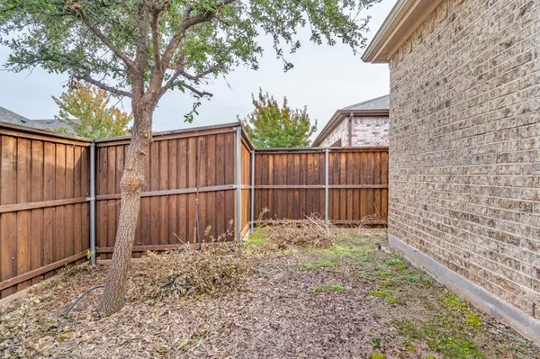 $2,300 | 2028 Barx Drive, Little Elm, TX 75068