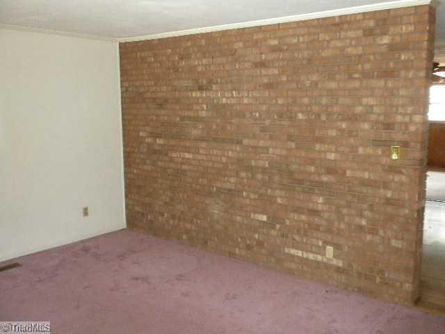2107 Tippy Road Greensboro, NC 27406 - Photo 3 of 10 Living Room.