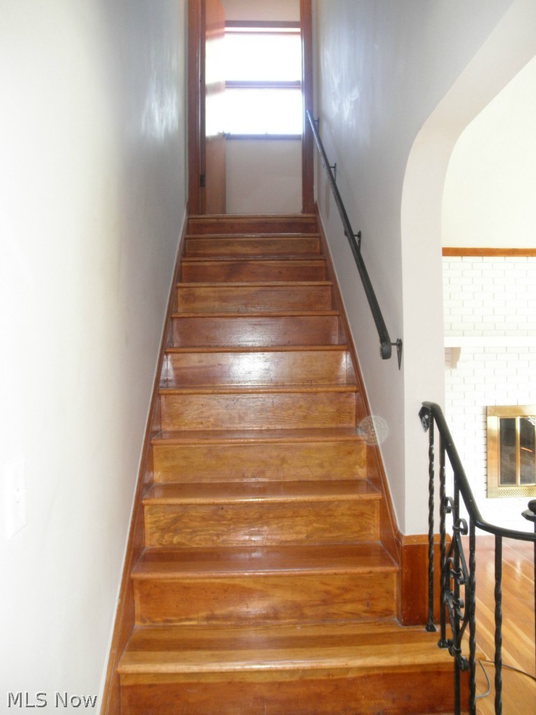 782 Edgewood Road Cleveland, OH 44143 - Photo 7 of 11 Gallery Image 7