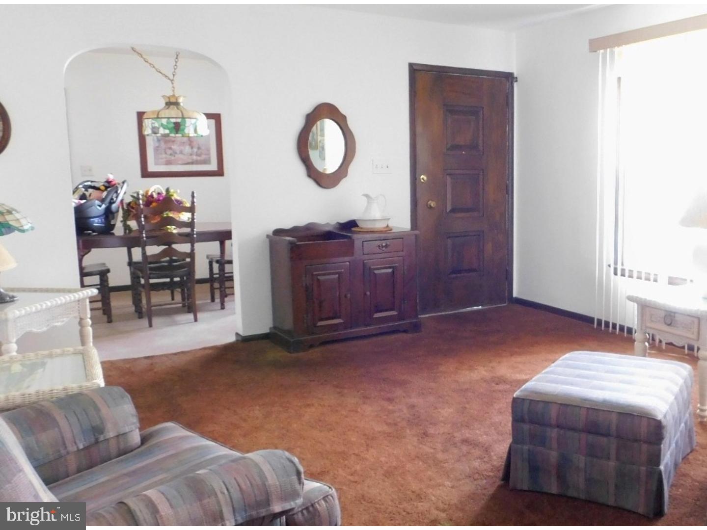 481 West Walnut Road Vineland, NJ 08360 - Photo 8 of 24 Living Room